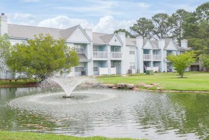 Royal Pointe Apartments